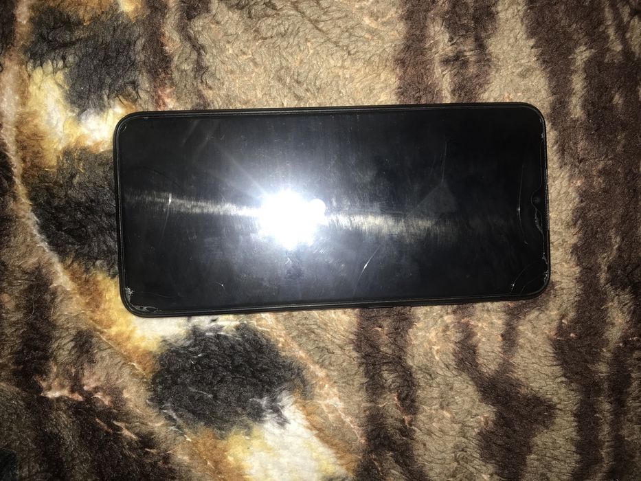 Телефон б/у redmi 9c