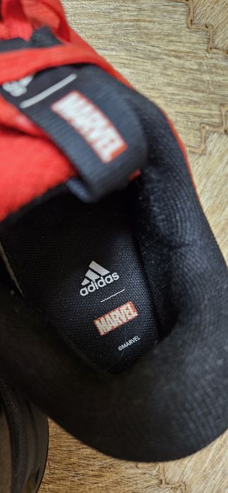 Продам Кроссовки Adidas