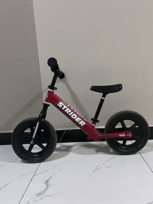 Продам беговел Strider sport 12