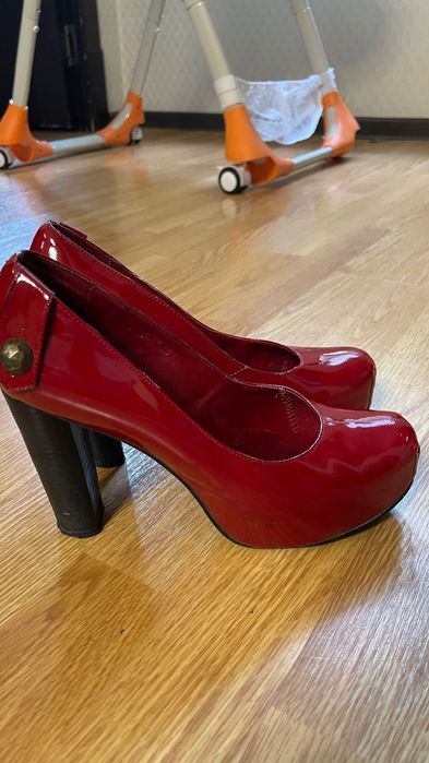 Туфли женские каблук