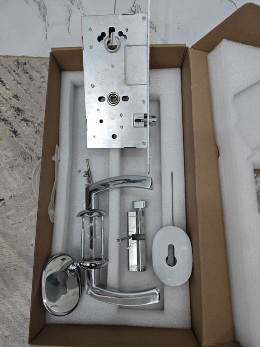 Сыртқы есіктің замогы сатылады