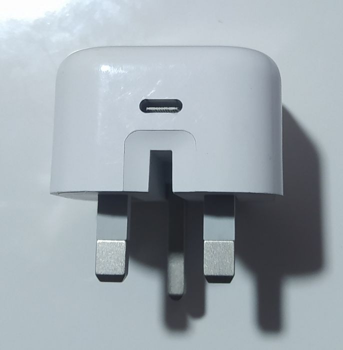 Адаптер      20W