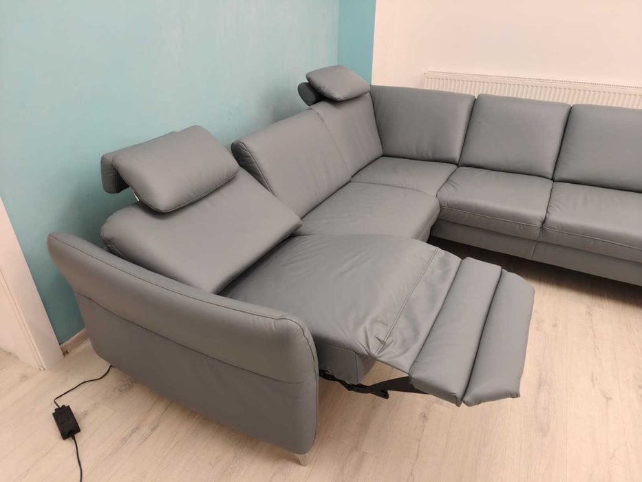 Canapea tip coltar din piele cu sezlong extensibil electric