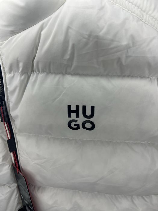 Vesta Hugo Boss ,noua cu eticheta!