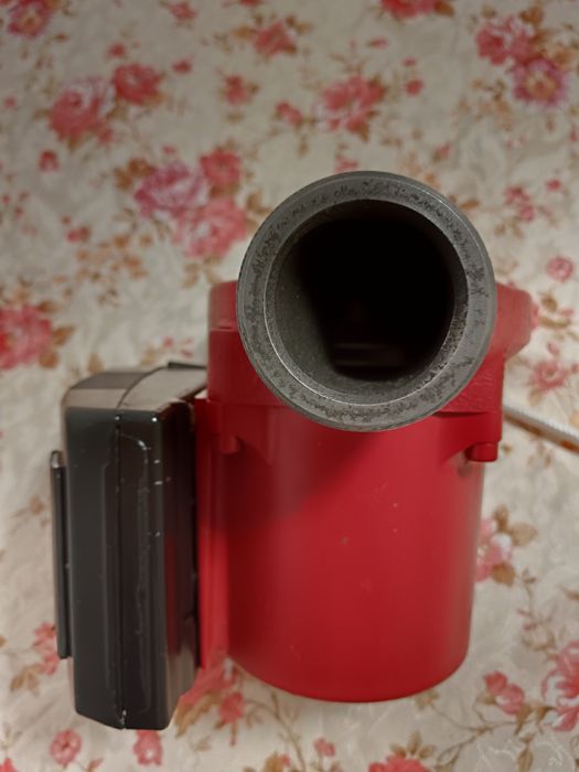 Vând Pompa Grundfos UPE 32-80 180