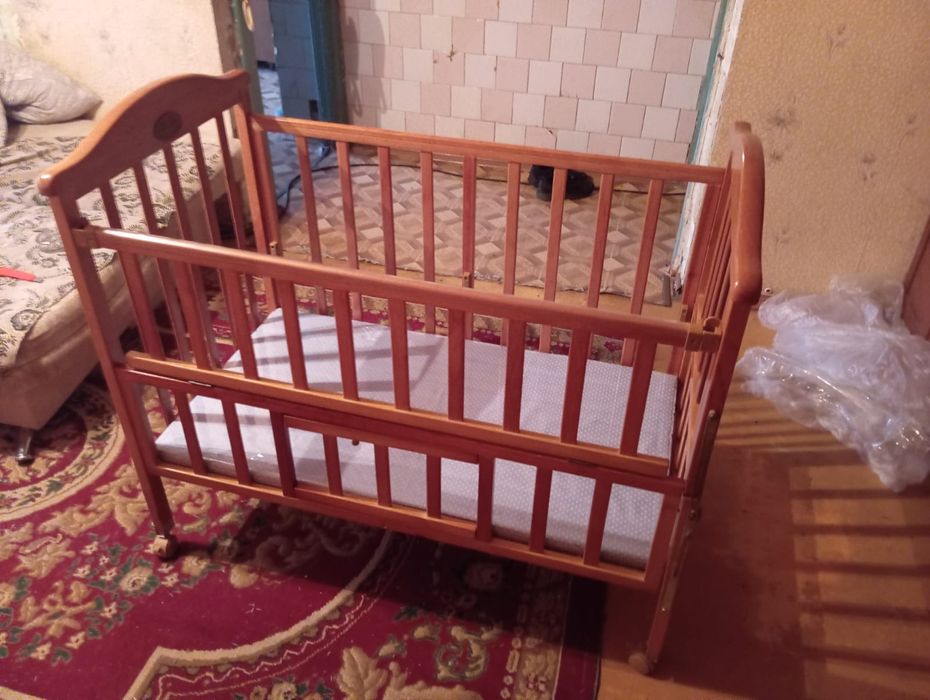 Продам детскую кроватку