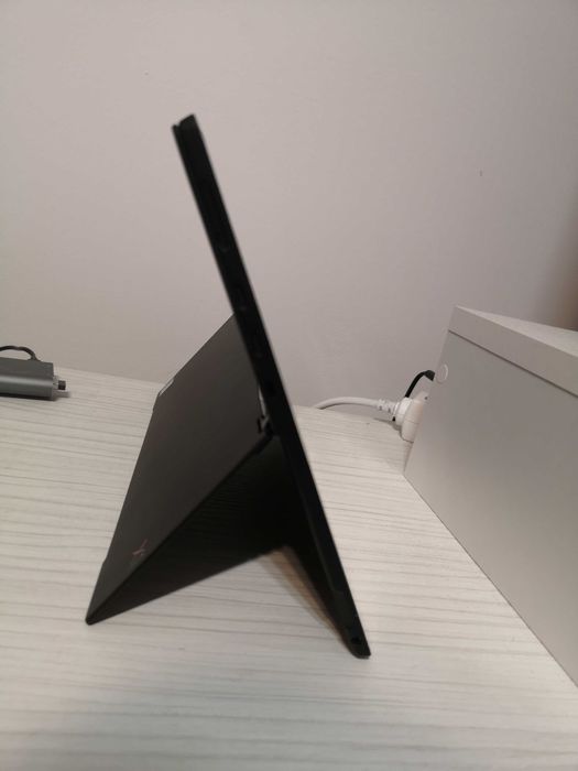 Lenovo ThinkPad X1 Tablet Gen 3 , i5-8350u,8gb ddr4,256gb ssd,13" QHD+IPS ecran defect + dock