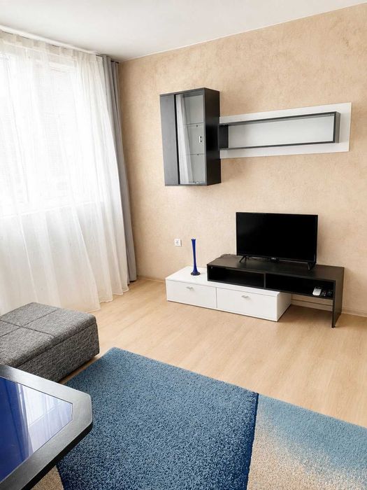 Дава се под наем Тристаен апартамент в Пловдив, Център - 72 кв.м за 380 € - Снимка #2