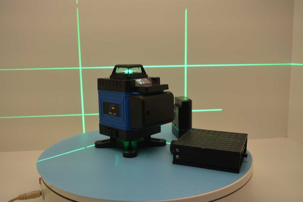 Oferta Are 2 baterii  New Nivela fascicul neon green 4D profesional set complet  Reducere Nivelă dioda kkamoon 16 linii 4D  fascicul Laser verde  Prom