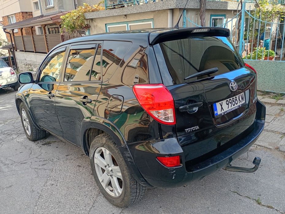 Тойота RAV 4 не зарежда