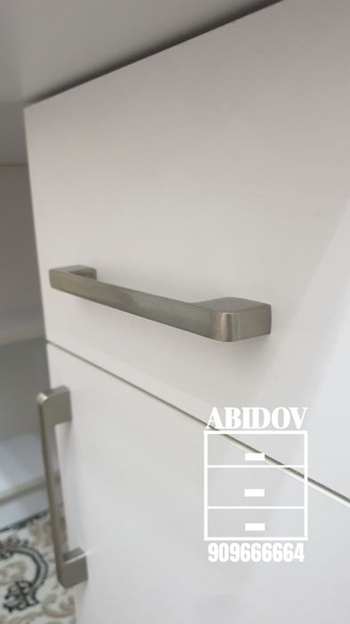 3 в 1  письменный стол + пенал полка + табуретка.