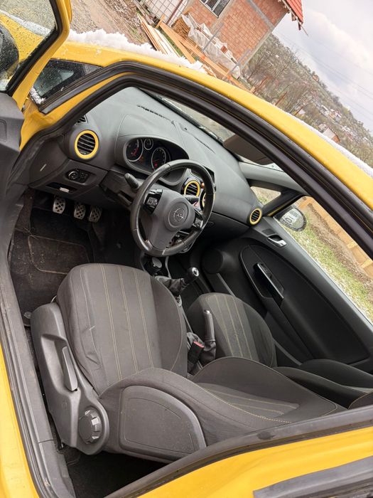 Opel Corsa 1.4 Color Race Edition