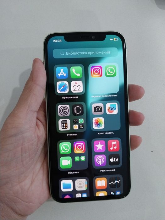 Продам Айфон 12  128 гб