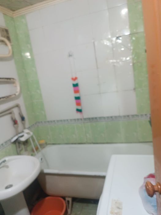 Продется 2 х ком кв на площадье