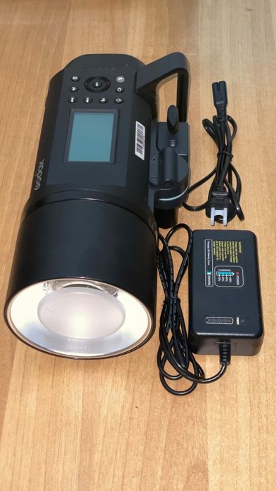 Продам Godox Witstro AD600pro