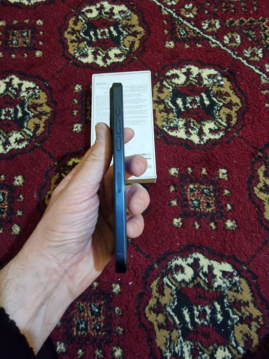 Iphone 15 Pro Max. 256GB Emkost 85%  Ayol kishi ishlatgan xolati idyol