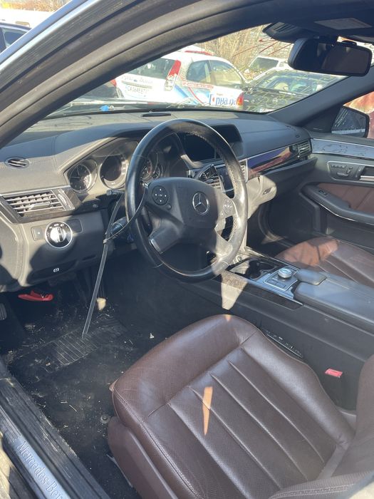 Mercedes E550 на части