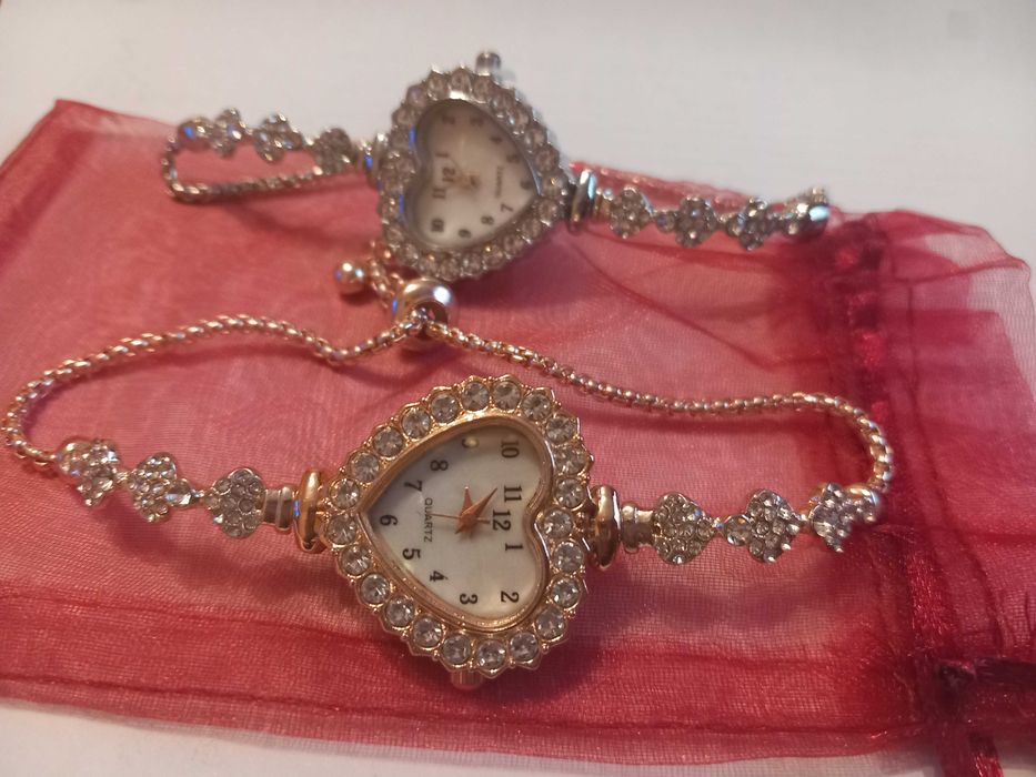 2 cesauri Noi  placate Aur Roz si alb