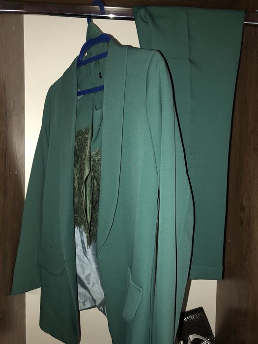 Тройка кастюм шим тез ва арзон сотилади.