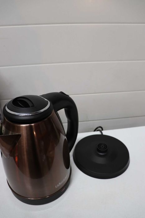 Hagen, Компактна електрическа кана от неръждаема стомана, 1500W, 1,8L