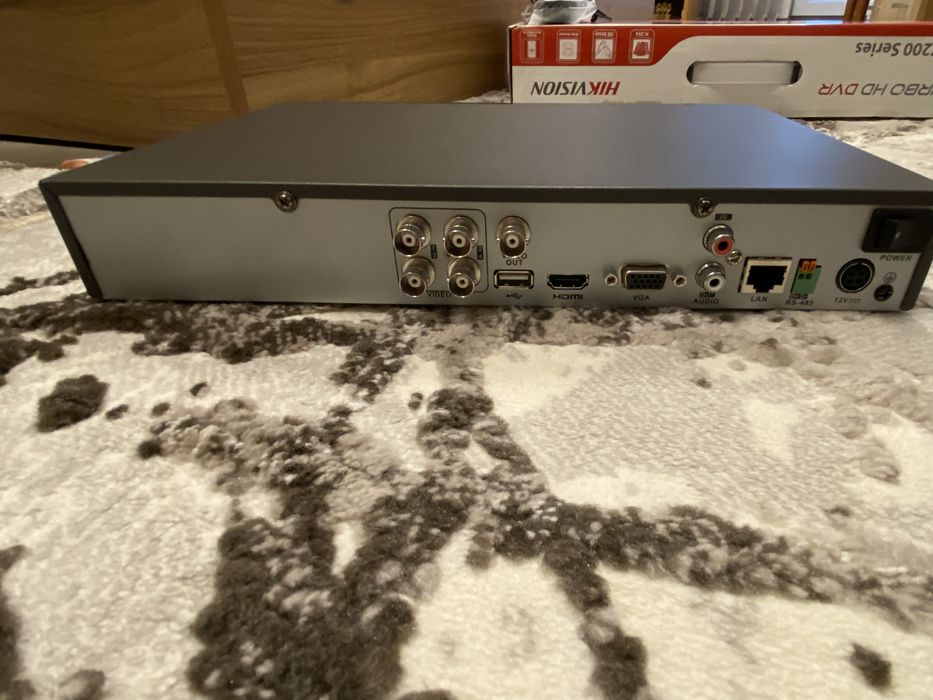 Hikvision ds-7204hqhi-f1/n  нов