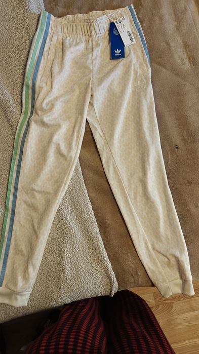 Vând pantaloni copii