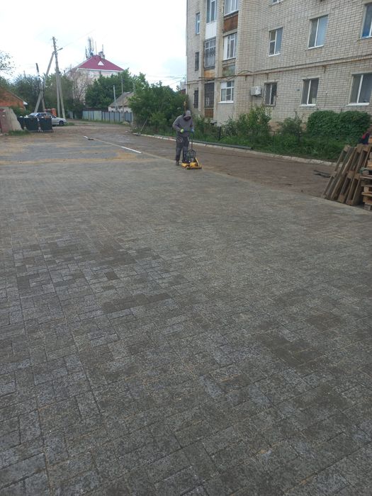 Укладка брусчатки установка бордюр