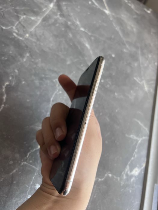 Продам Айфон Х срочно