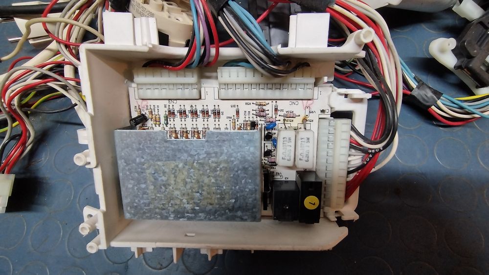 Пералня Samsung SWF 1200 на части