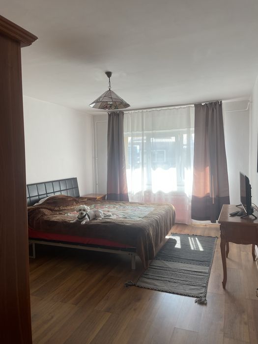 Inchiriez apartament in zona Racadau