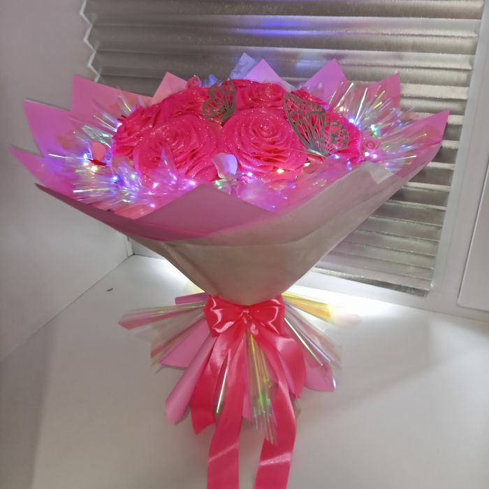 Светящийся букет роз