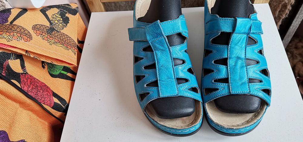 Сини чехли естествена кожа 40 н.