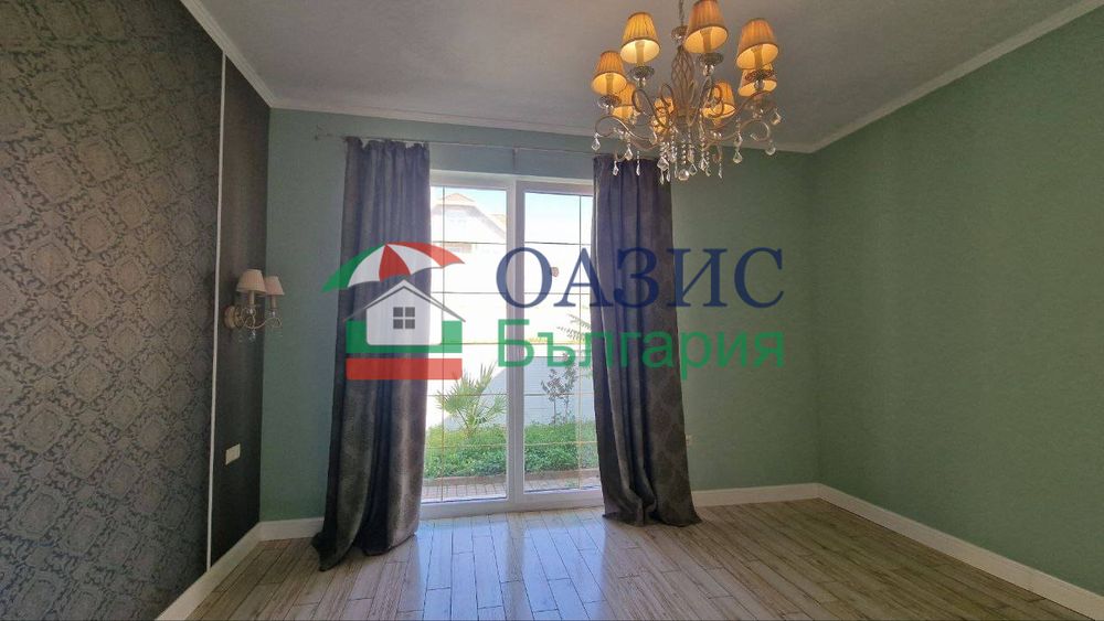 Къща с парцел и басейн, Чолакова Чешма, 212м.кв., цена 349000 евро