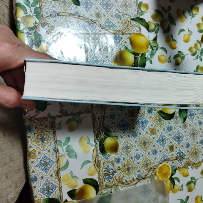 Одам анатомияси китоби сотилади