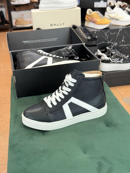 Дамски кецове V by Very