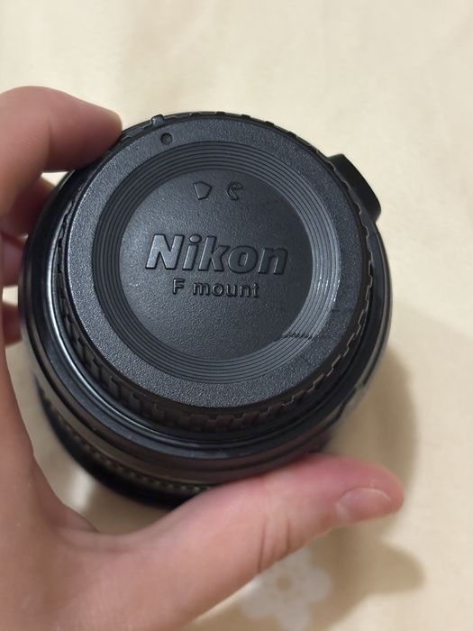 Obiectiv Nikon.    .