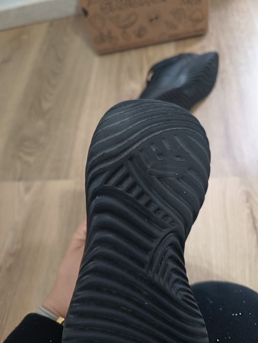 Sketchers mărimea 33