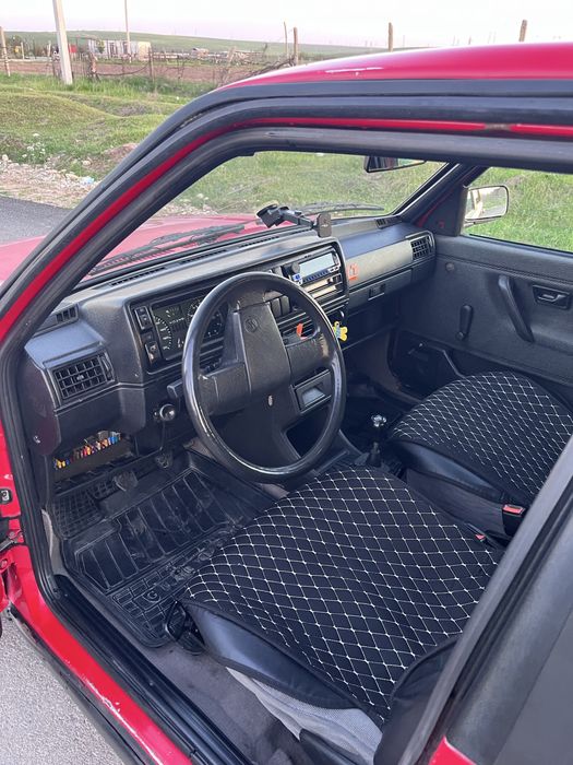 Сатылымда жігіттер