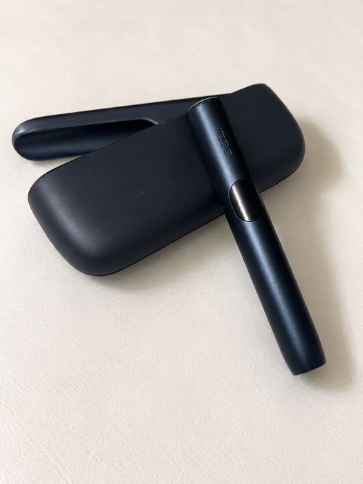 Iqos iluma i negru mat