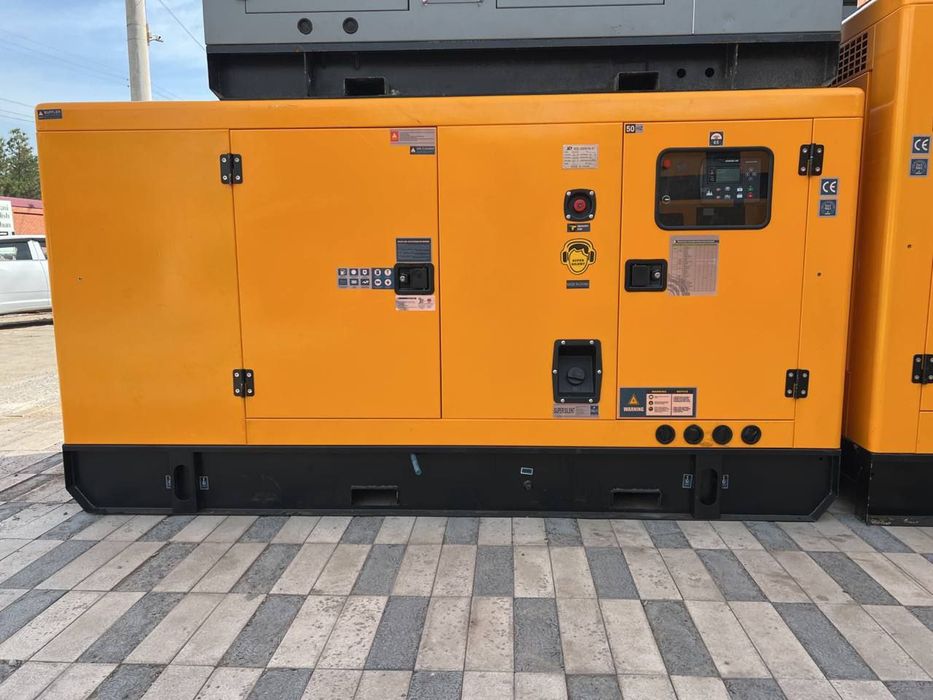 Закритий 150 KW Дизел Генератор