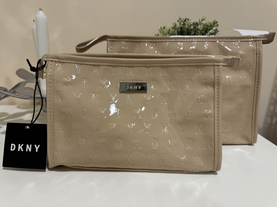 DKNY НОВИ козметични несесери