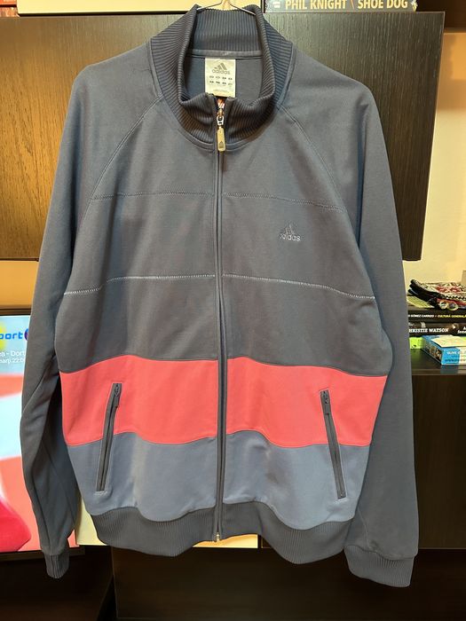 Vand jacheta sport Adidas marimea L nu nike jordan
