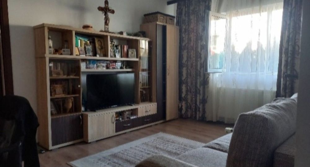 Apartament de vânzare centru Găești
