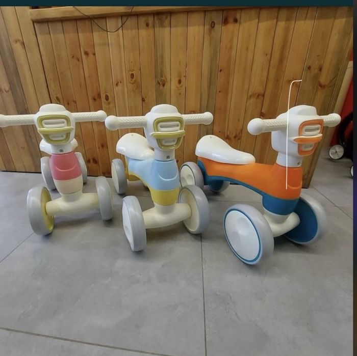 Продам почти новый толокар