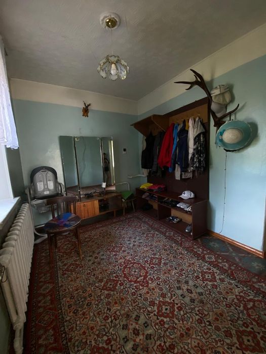 Продаётся двухэтажный дом.