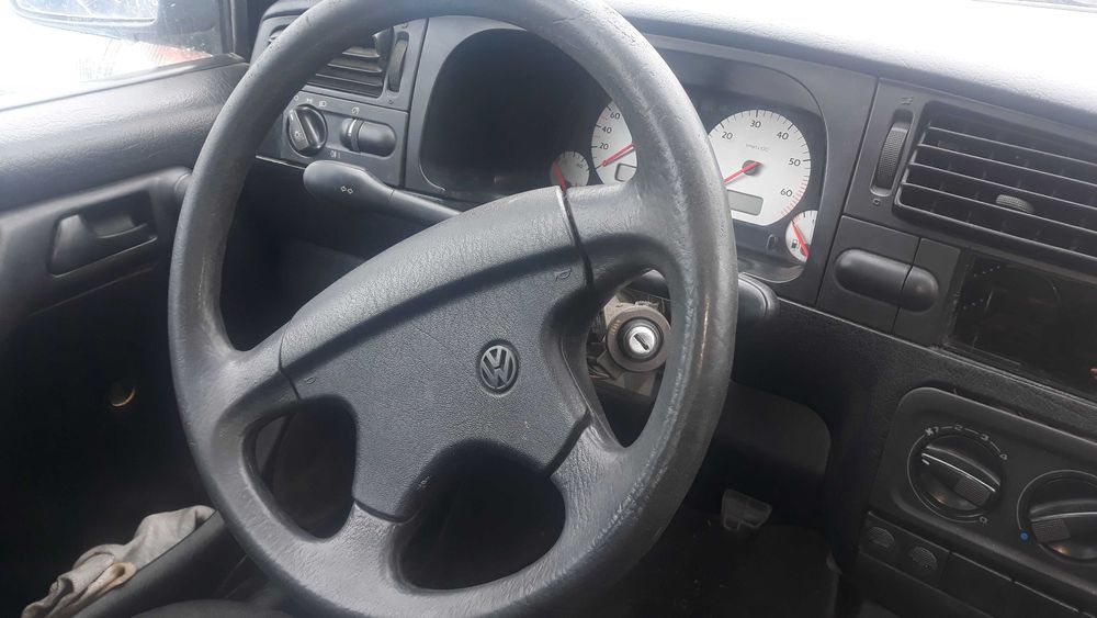 фолцваген голф 3  1.6  75  коня