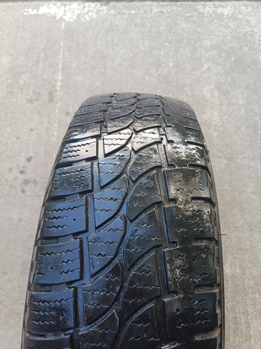 Vând 2 anvelope de iarnă Tigar 225/75/R16 C