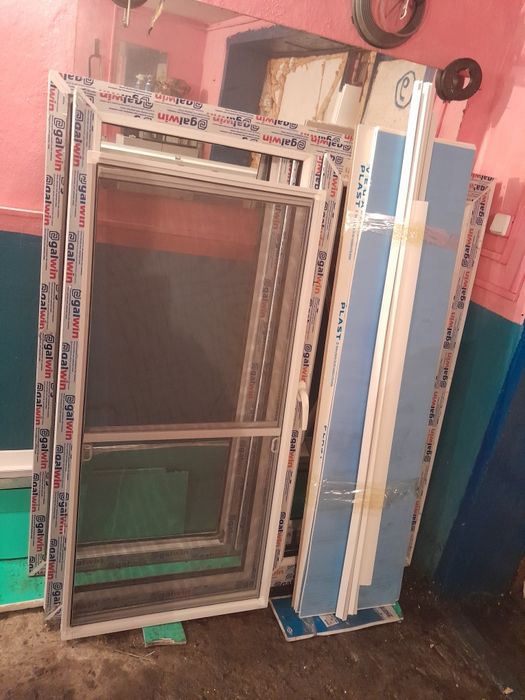 Продам новые окна на гарантии размер стандарт 141 на 128 простое откры