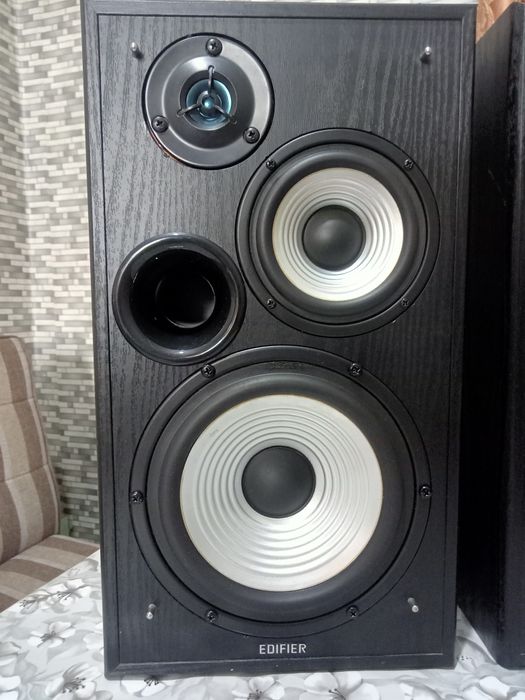 Продам EDIFIER R2750DB в хорошем состоянии.