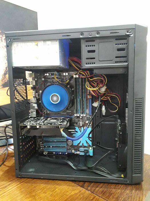 Компьютер почти новый.